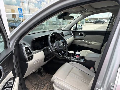 Certified 2023 Kia Sorento SX Prestige AWD/4WD image 3