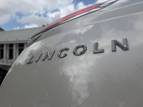 Used 2015 Lincoln MKX FWD w/ Equipment Group 102A image 20