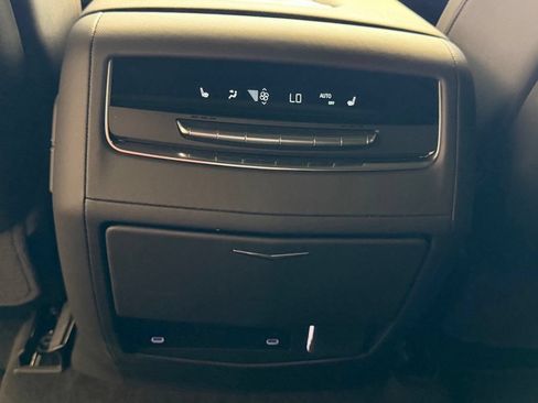 Used 2026 Cadillac Escalade Sport AWD/4WD image 15
