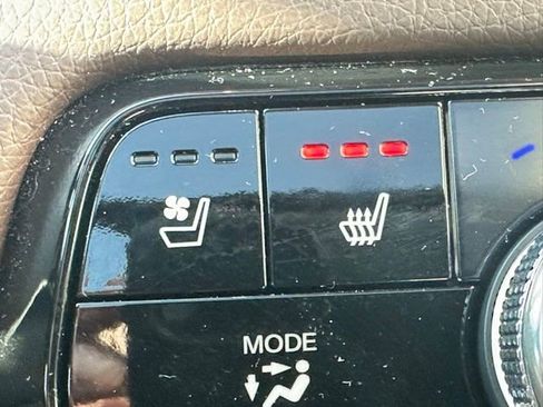 Used 2025 Honda Pilot Elite image 18