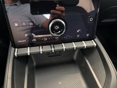 New 2027 GMC Terrain Elevation w/ Technology Package II AWD/4WD image 35
