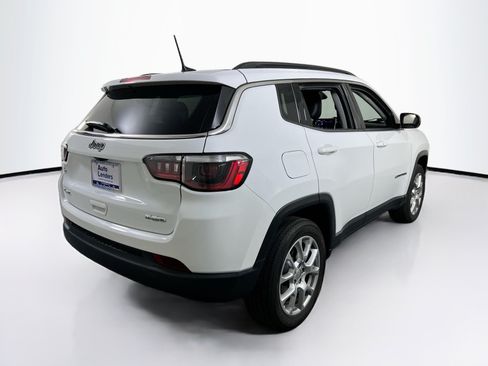 Used 2022 Jeep Compass Latitude AWD/4WD image 5