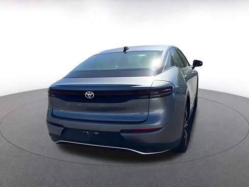 Used 2025 Toyota Crown XLE image 9