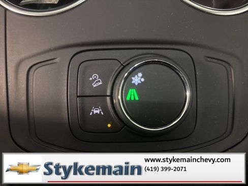 Used 2022 GMC Terrain SLE image 28