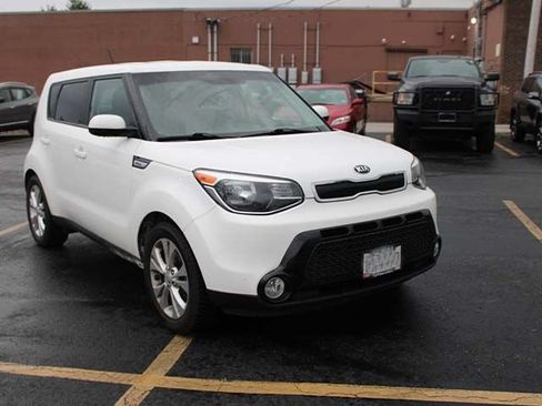 Used 2016 Kia Soul + FWD image 4