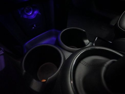 Used 2020 MINI Cooper 4-Door Hardtop image 16