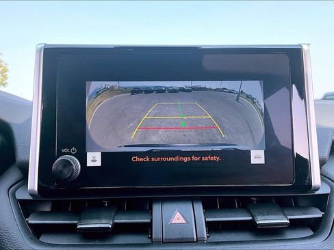 Used 2025 Toyota RAV4 XLE AWD/4WD image 21