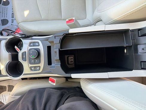 Used 2023 GMC Terrain Denali AWD/4WD image 29