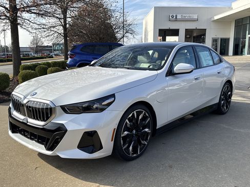 New 2026 BMW 550e xDrive w/ Executive Package AWD/4WD image 1