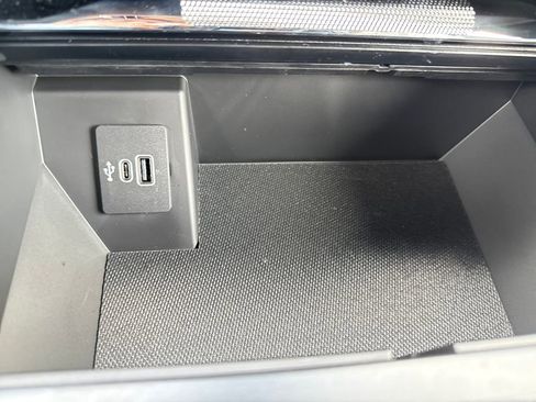 Used 2025 Ford F150 Lariat w/ Equipment Group 501A Mid image 37