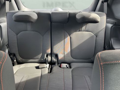 Used 2025 Honda Pilot Sport image 12