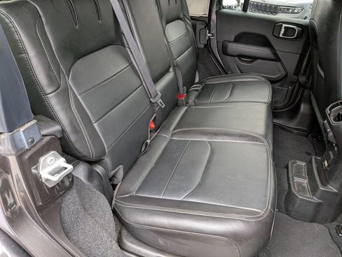 Used 2023 Jeep Wrangler Unlimited Sahara w/ Cold Weather Group AWD/4WD image 24