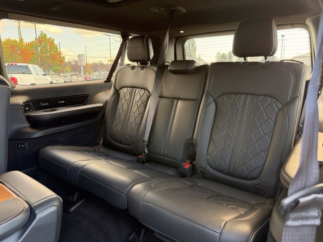 Used 2023 Jeep Grand Wagoneer L Series III w/ Rear Seat Video Group 1 AWD/4WD image 16