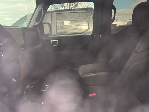 Used 2024 Jeep Wrangler Unlimited Rubicon image 27