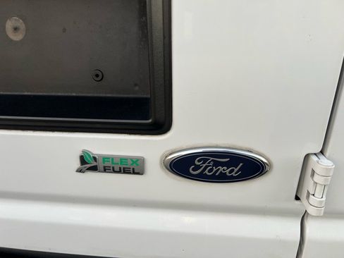 Used 2014 Ford E-350 and Econoline 350 XL image 28