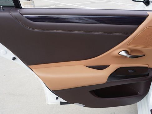 Used 2019 Lexus ES 350 w/ Premium Package image 35