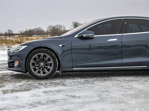 Used 2020 Tesla Model S Long Range Plus image 33