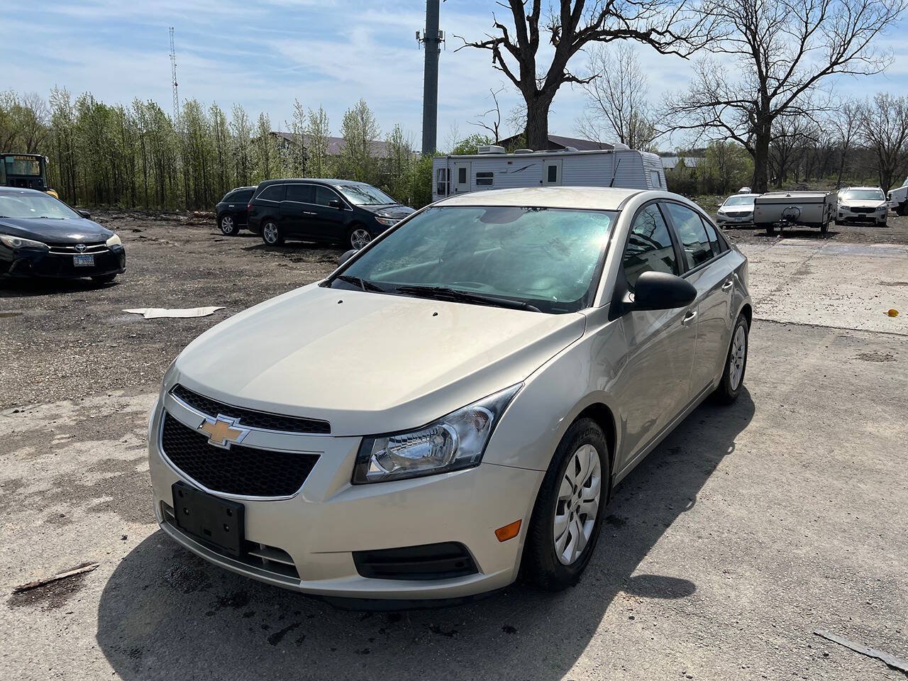 Used 2013 Chevrolet Cruze LS FWD image 1
