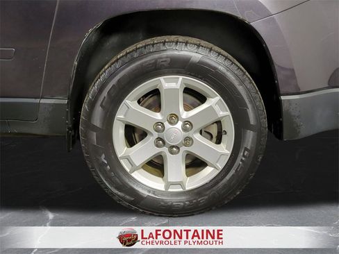 Used 2015 GMC Acadia SLE image 29