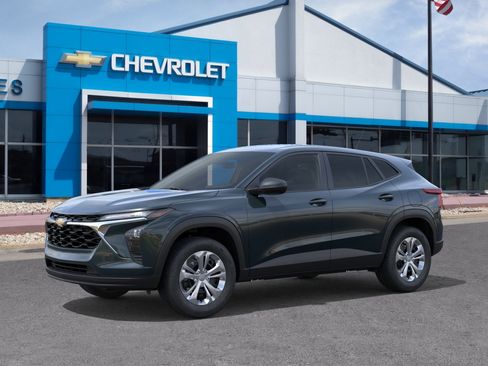 New 2026 Chevrolet Trax LS FWD image 2
