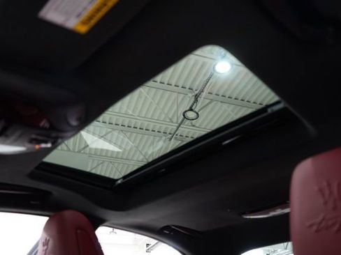 Used 2022 Maserati Ghibli Trofeo image 16