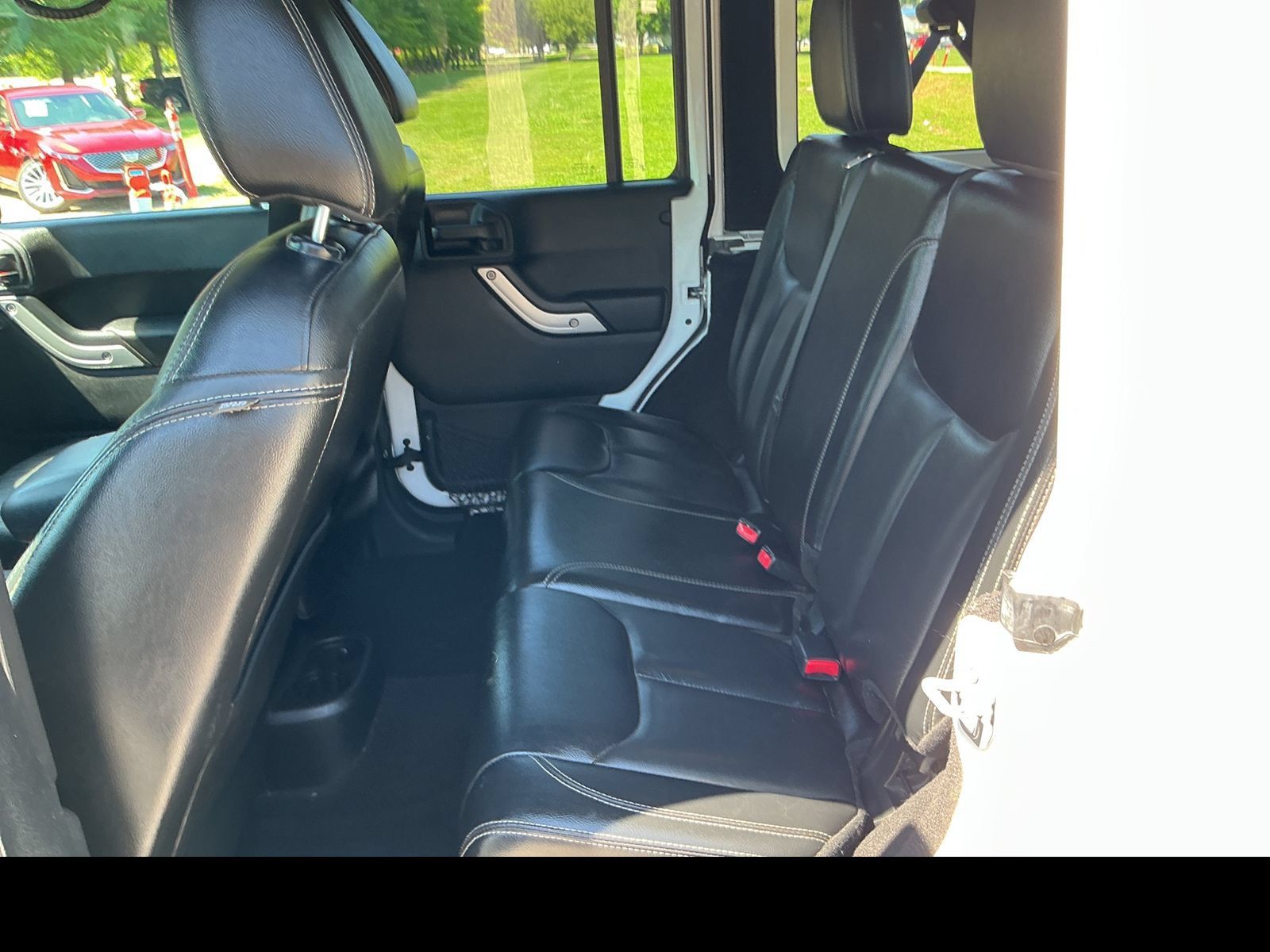 Used 2016 Jeep Wrangler Unlimited Rubicon w/ Dual Top Group AWD/4WD image 21