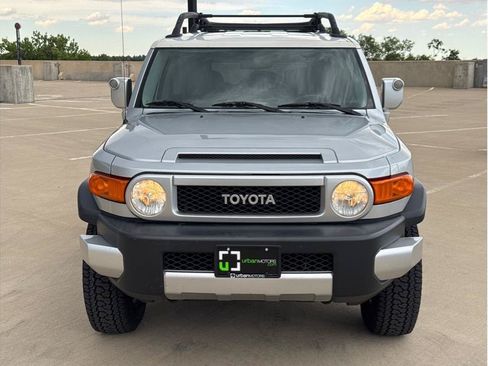 Used 2007 Toyota FJ Cruiser 4WD image 2