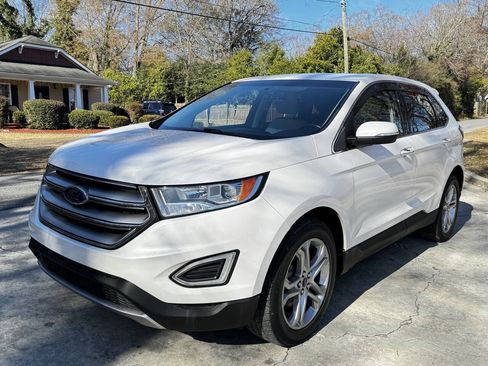 Used 2017 Ford Edge Titanium w/ Technology Package image 2