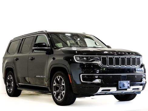 Used 2024 Jeep Wagoneer Series III AWD/4WD image 1