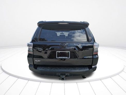 Used 2016 Toyota 4Runner SR5 image 5