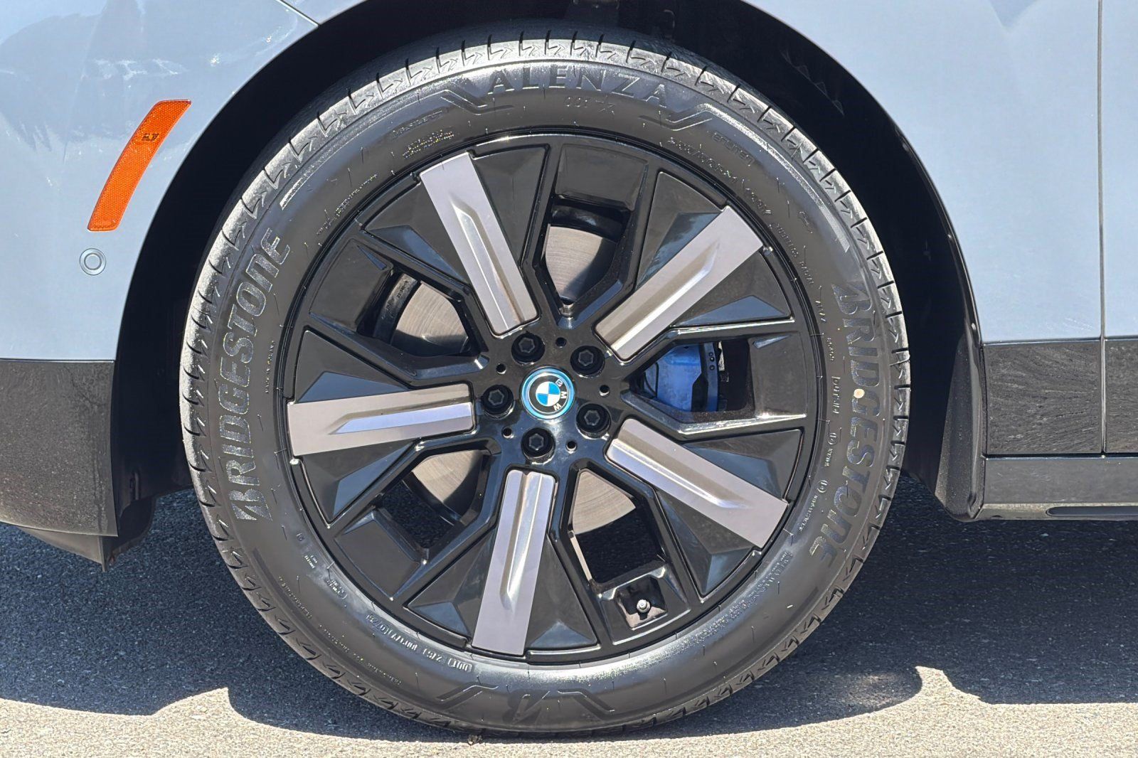 Certified 2024 BMW iX xDrive50 w/ Premium Package AWD/4WD image 38