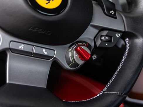 Used 2020 Ferrari Portofino RWD image 43