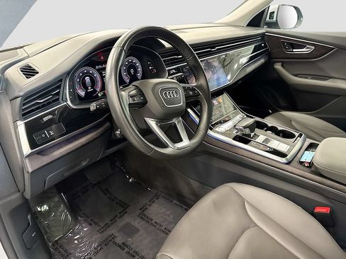 Used 2019 Audi Q8 Prestige w/ Adaptive Chassis Package AWD/4WD image 10
