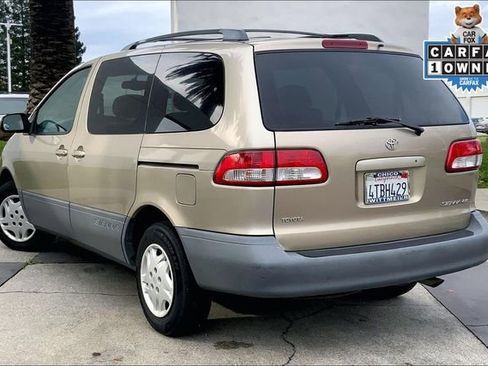 Used 2001 Toyota Sienna LE image 11