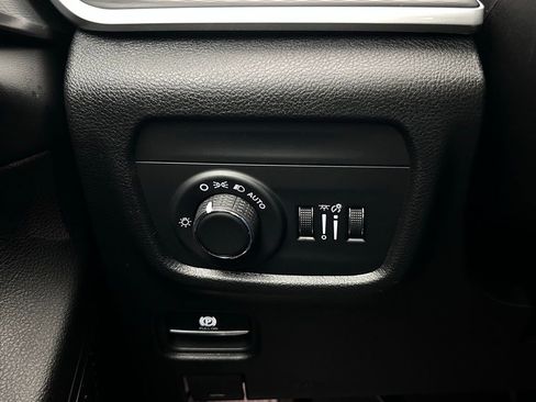 New 2025 Jeep Grand Cherokee Laredo X image 25