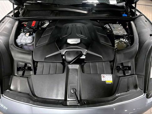 Used 2023 Porsche Cayenne image 37