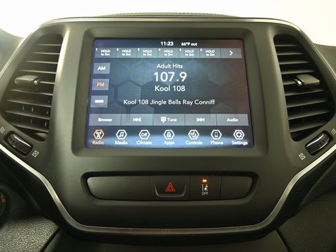 Used 2022 Jeep Cherokee Latitude Lux w/ Sun & Sound Group image 27