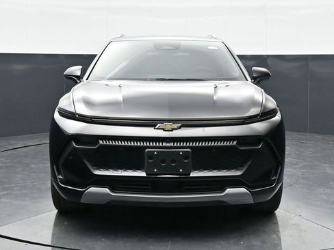 Used 2024 Chevrolet Equinox EV LT w/ Active Safety Package 3 FWD image 2