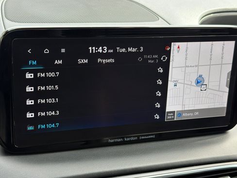 Used 2023 Hyundai Santa Fe SEL w/ Premium Package image 17