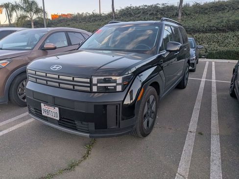 Used 2025 Hyundai Santa Fe SEL image 1