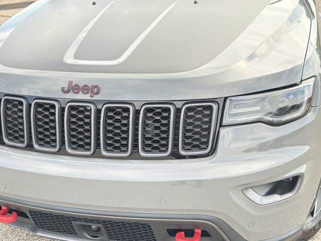 Used 2021 Jeep Grand Cherokee Trailhawk w/ Trailhawk Luxury Group AWD/4WD image 4