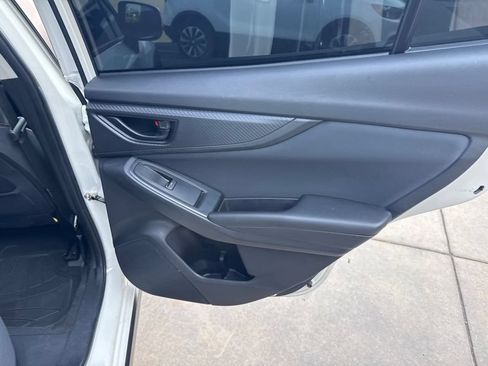Used 2021 Subaru Crosstrek 2.0i Premium w/ Moonroof Package AWD/4WD image 18