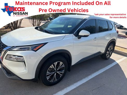 Used 2022 Nissan Rogue SV FWD image 1