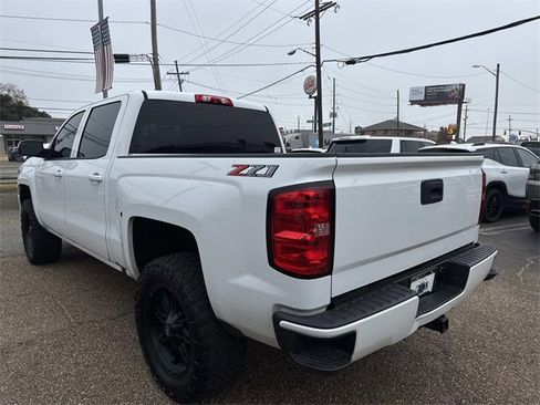 Used 2018 Chevrolet Silverado 1500 LT w/ Texas Edition image 9