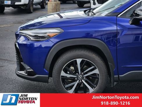 Used 2025 Toyota Corolla Cross AWD Hybrid w/ Convenience Package image 9