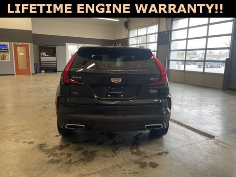Used 2024 Cadillac XT4 Premium Luxury image 7