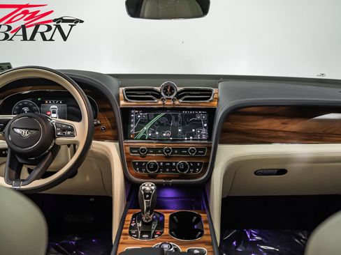 Used 2021 Bentley Bentayga image 52
