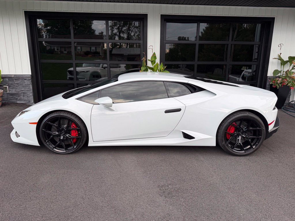 Used 2016 Lamborghini Huracan LP 610-4 AWD/4WD image 2