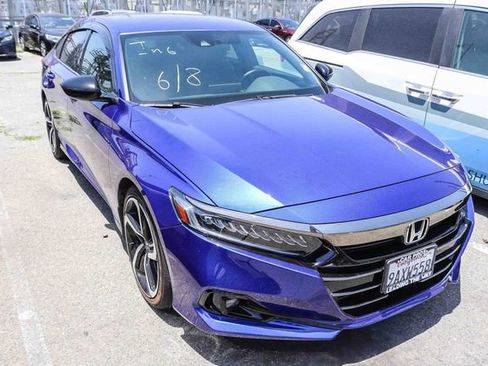 Used 2022 Honda Accord Sport image 2