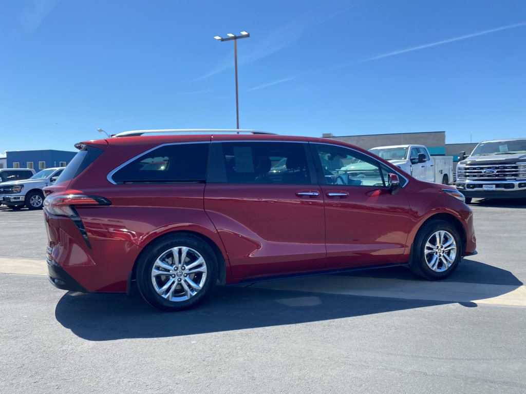 Used 2023 Toyota Sienna Platinum AWD/4WD image 24